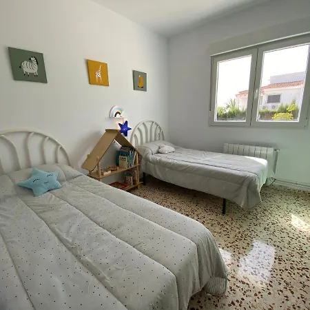Con Piscina, Soleada, Tranquila Y Centrica