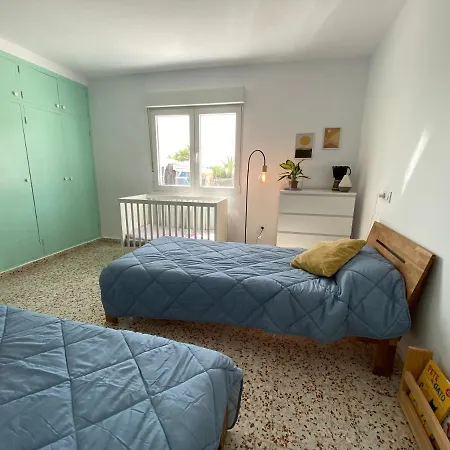 Villa Con Piscina, Soleada, Tranquila Y Centrica