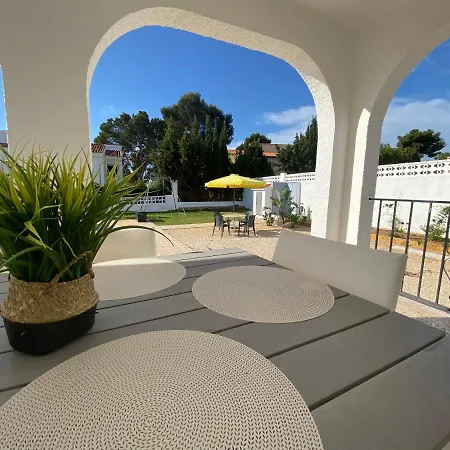 Villa Con Piscina, Soleada, Tranquila Y Centrica