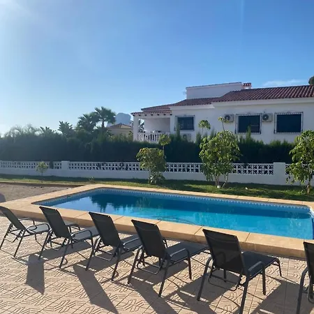 Con Piscina, Soleada, Tranquila Y Centrica Calp